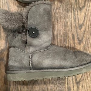 Ugg Bailey Button